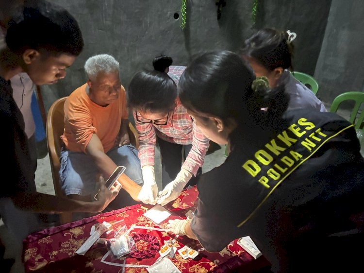 Biddokkes Polda NTT Ambil DNA Keluarga PMI Tewas di Perairan Malaysia, Proses Identifikasi Dipercepat Biddokkes Polda NTT Ambil DNA Keluarga PMI Tewas di Perairan Malaysia, Proses Identifikasi Dipercepat