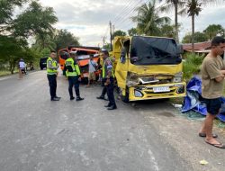 Tiga Truk Pasir Ringsek di KM 19 Oebelo