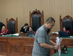 Majelis Hakim PN Kupang Hukum Ade Kuswandi 30 Bulan Penjara